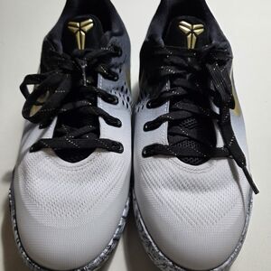 Nike Kobe 9 EM Low Gs Mambacita - Youth 7 / Women 8.5